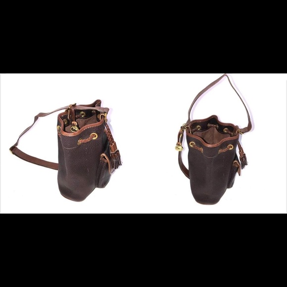 VINTAGE DOONEY & BOURKE DRAWSTRING SLING BAG